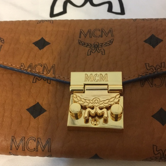 MCM Patricia Visetos Large Chain Wallet - Picture 3 of 8